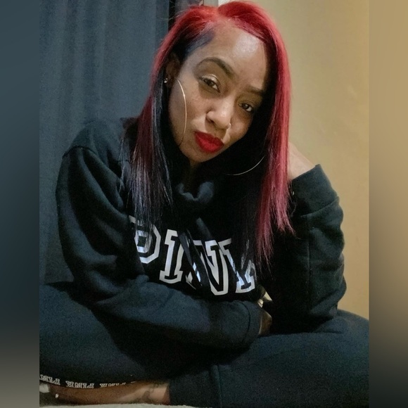 Meet your Posher, Angela - Picture 2 of 2